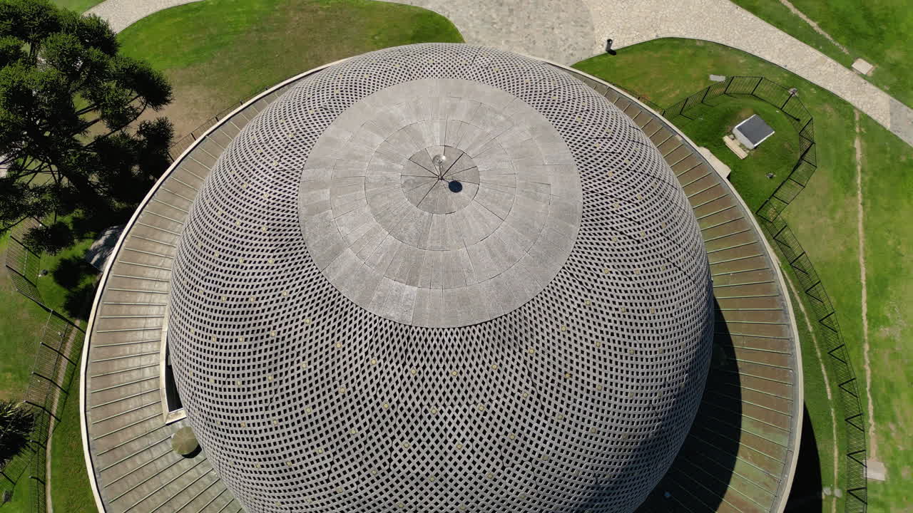 Vue aérienne du dôme du Planétarium Galileo Galilei dans le parc de Buenos Aires
