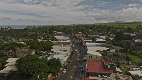 Paia-Maui-Hawaii-Luftaufnahme-V3,-Aufnahme-Im-Tiefflug-über-Das-Stadtzentrum-Entlang-Des-Hana-Highway,-Malerische-Fahrt-Entlang-Der-Nordküste,-Aufnahme-Einer-Bezaubernden-Küstenstadtlandschaft-–-Aufgenommen-Mit-Mavic-3-Cine-–-Dezember-2022