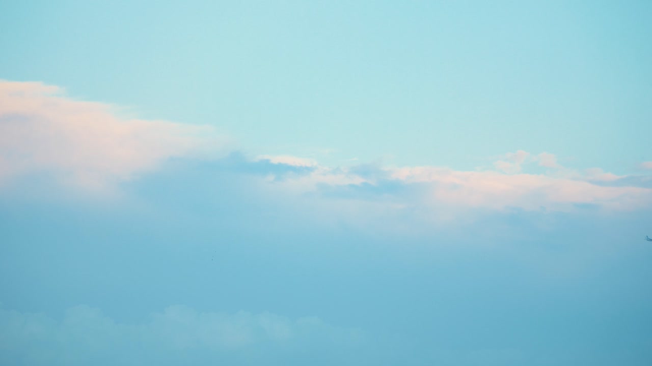 폭풍우 치는 날씨, 푸른 하늘, 파도타기 구름, 4k 비디오