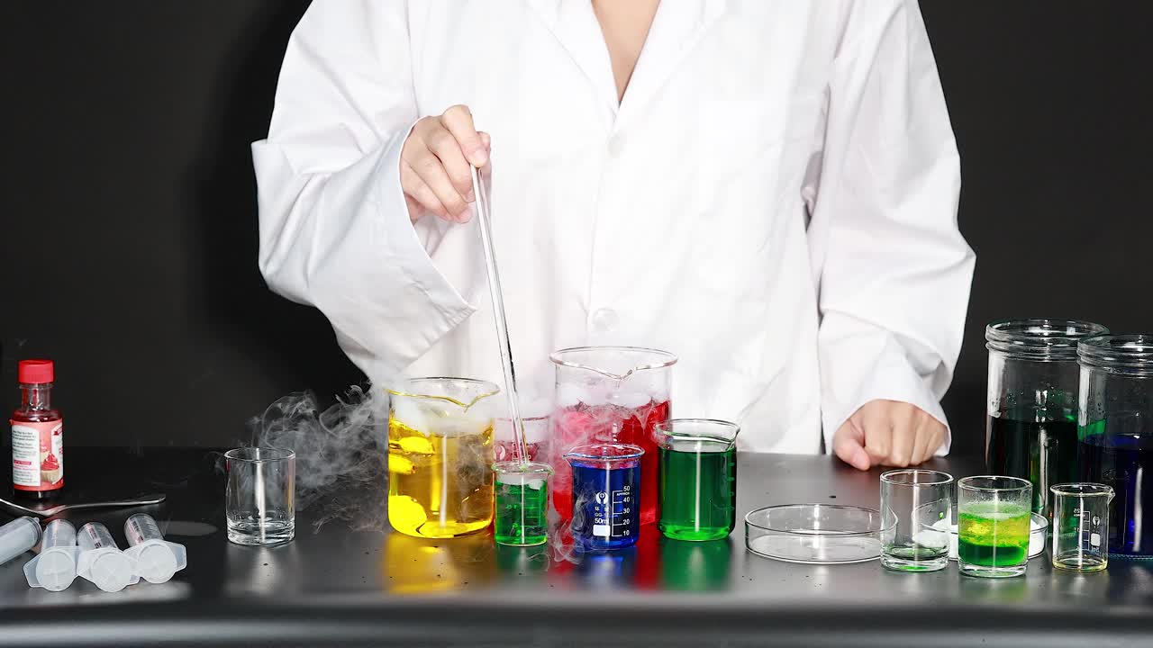 experimento químico colorido