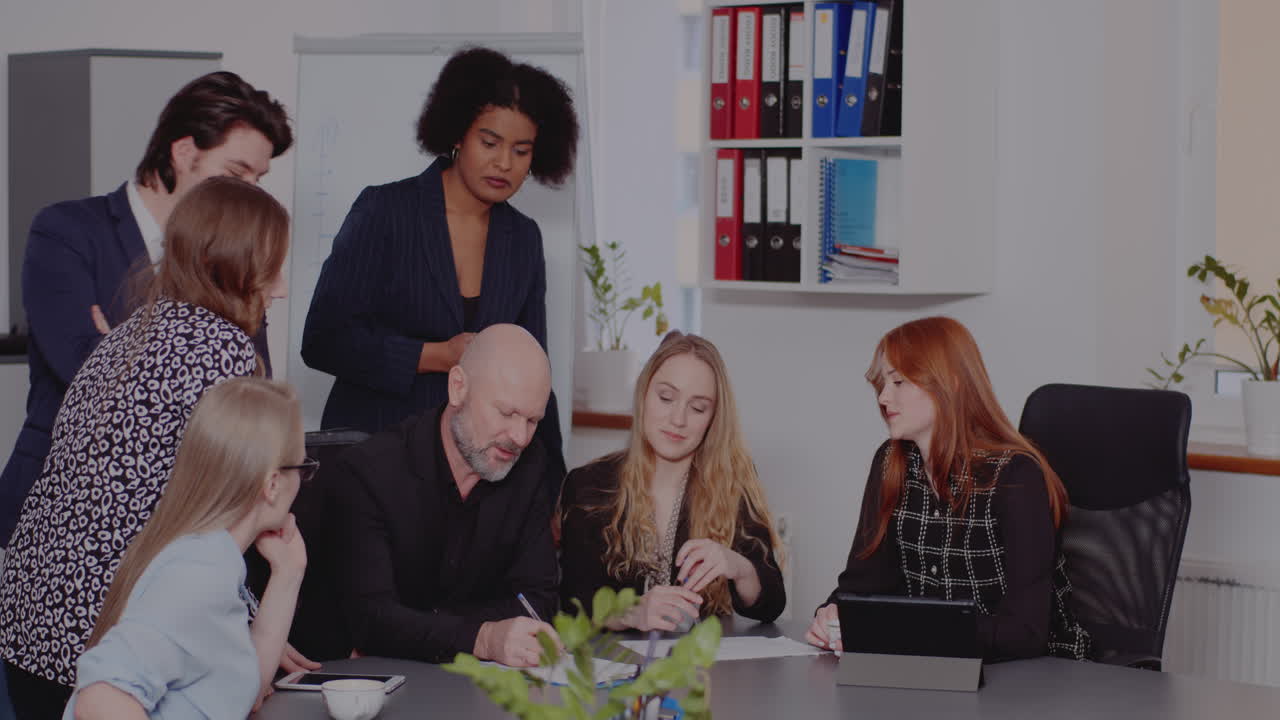 reunión de equipo de negocios en la oficina