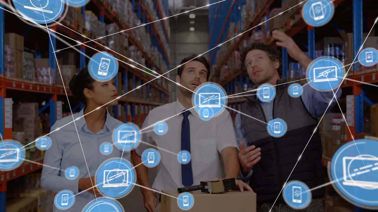 Animazione di una rete di connessioni su diverse persone in magazzino.