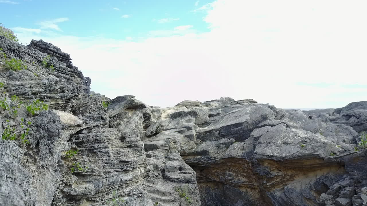 ⁇ 은 날에 버뮤다의 파란 물 해안