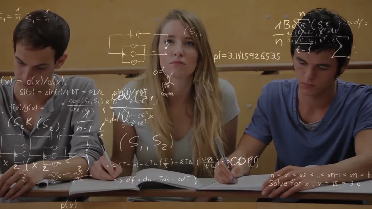 배경에 학생들이 있는 수학적 기호