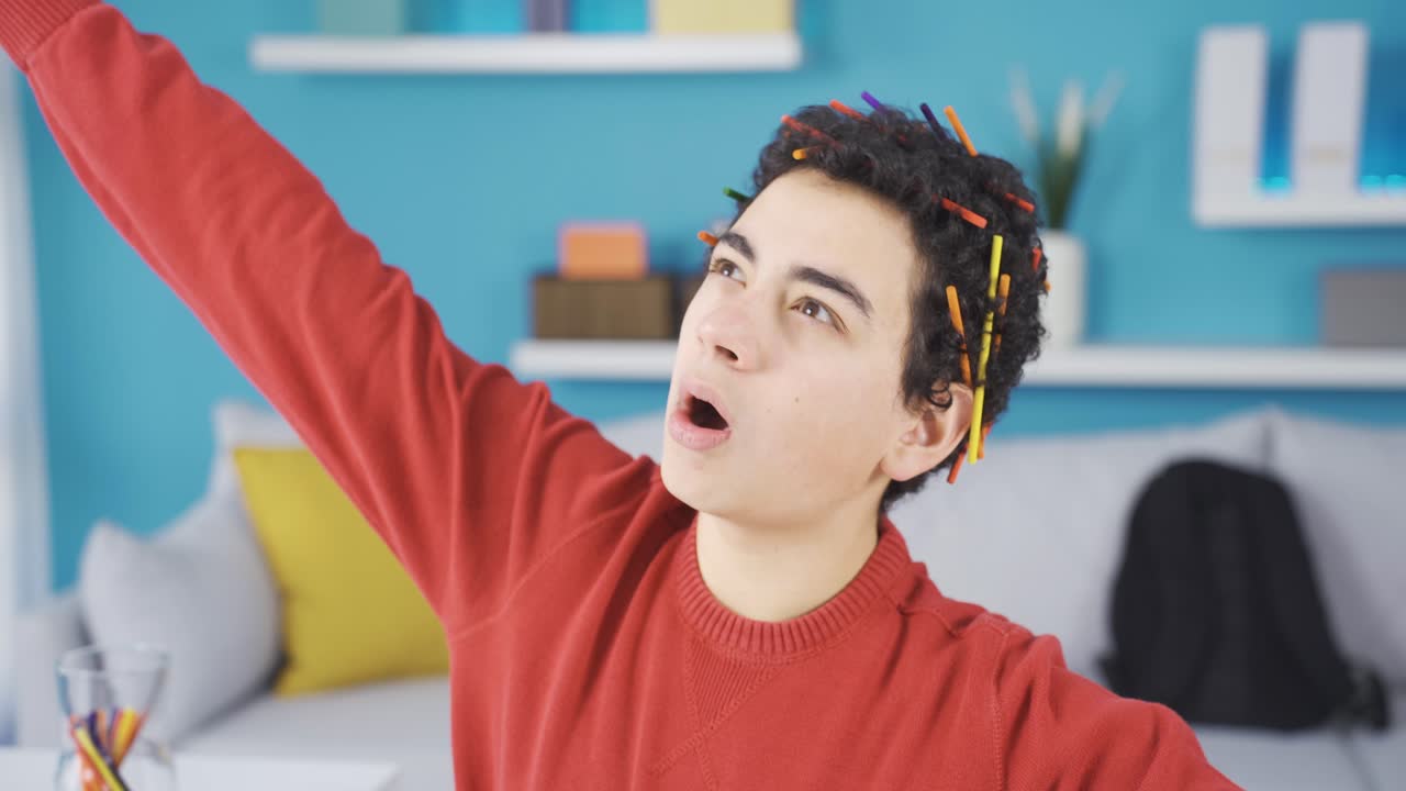 재미있는 아이는 창의적으로 꿈 ⁇ 니다.