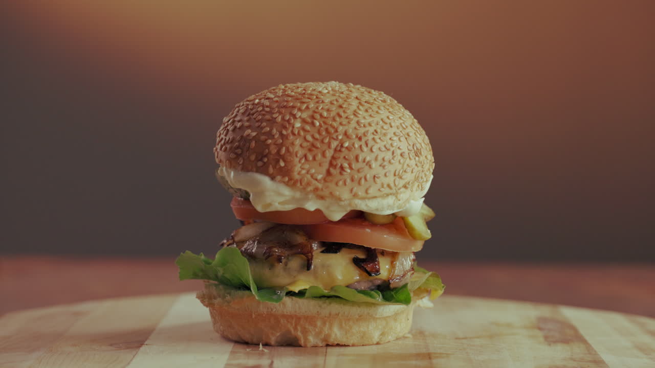 Es una hamburguesa deliciosa.