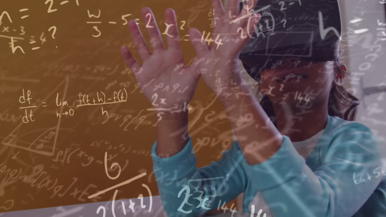 ecuaciones matemáticas flotando contra la niña afroamericana que usa auriculares vr en clase en la escuela