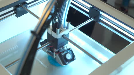 Two-clips-of-a-3D-Printer-At-Work