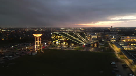 Tirando-De-La-Vista-Del-Paisaje-Urbano-Alrededor-Del-Campus-De-Corda-En-Hasselt