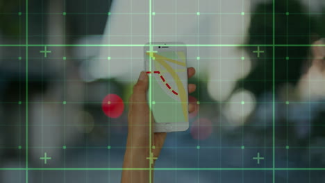 animación del procesamiento de datos sobre una mujer de negocios que usa un teléfono inteligente