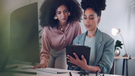tablet, computer or manager coaching an employee