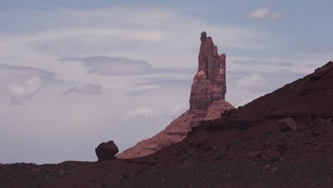 Beautiful-time-lapse-of-mesas-and-buttes-in-Monument-Valley-Utah-1