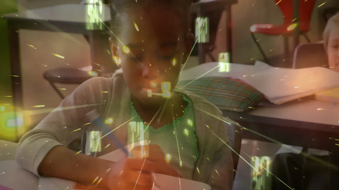 en el cuaderno de escritura, niño en el aula con procesamiento de datos animación más