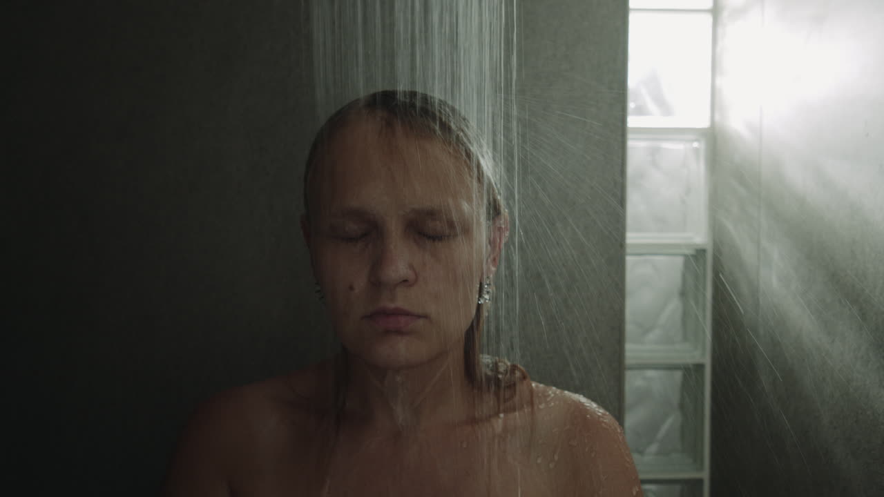 눈을 감고 샤워해