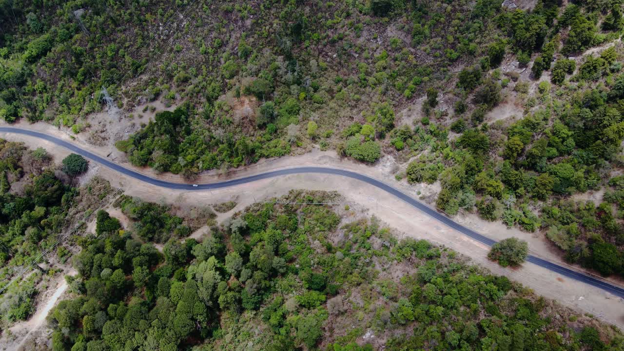 서쪽 pokot chapalleria 산 - 케냐의 공중 무인 항공기보기