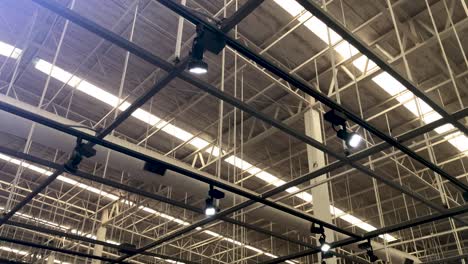 lighting and structures in the warehouse