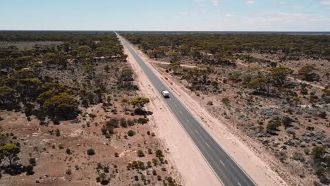 Caravana-En-La-Llanura-Nullarbor-Australia,-Antena