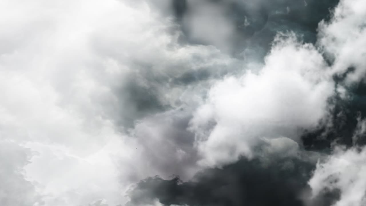 punto de vista desde arriba, nubes oscuras y tormentas eléctricas