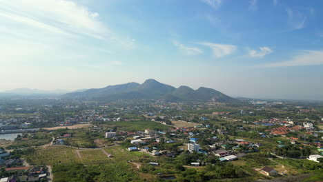 Seguimiento-De-Tailandia-En-La-Montaña-En-Hua-Hin.