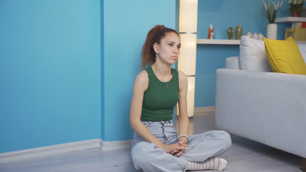 벽  ⁇ 에 앉아 있는 것은 스트레스와 긴장입니다.