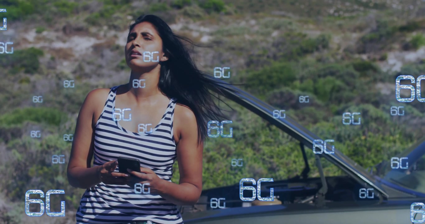 Donna che tiene uno smartphone, circondata da un'animazione di rete 6G su uno sfondo esterno.