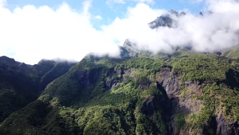 Mafate-4K-Waterfall-Drone-Footage,-Reunion-Island