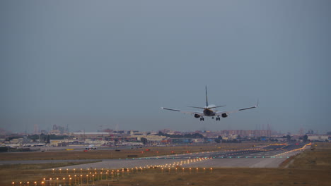 aterrizaje de un avión de pasajeros