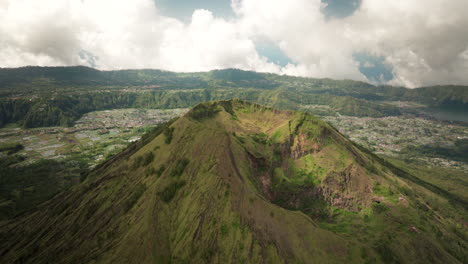 Cloudy-day-over-Mount-Batur-crater-on-Bali-island,-Indonesia