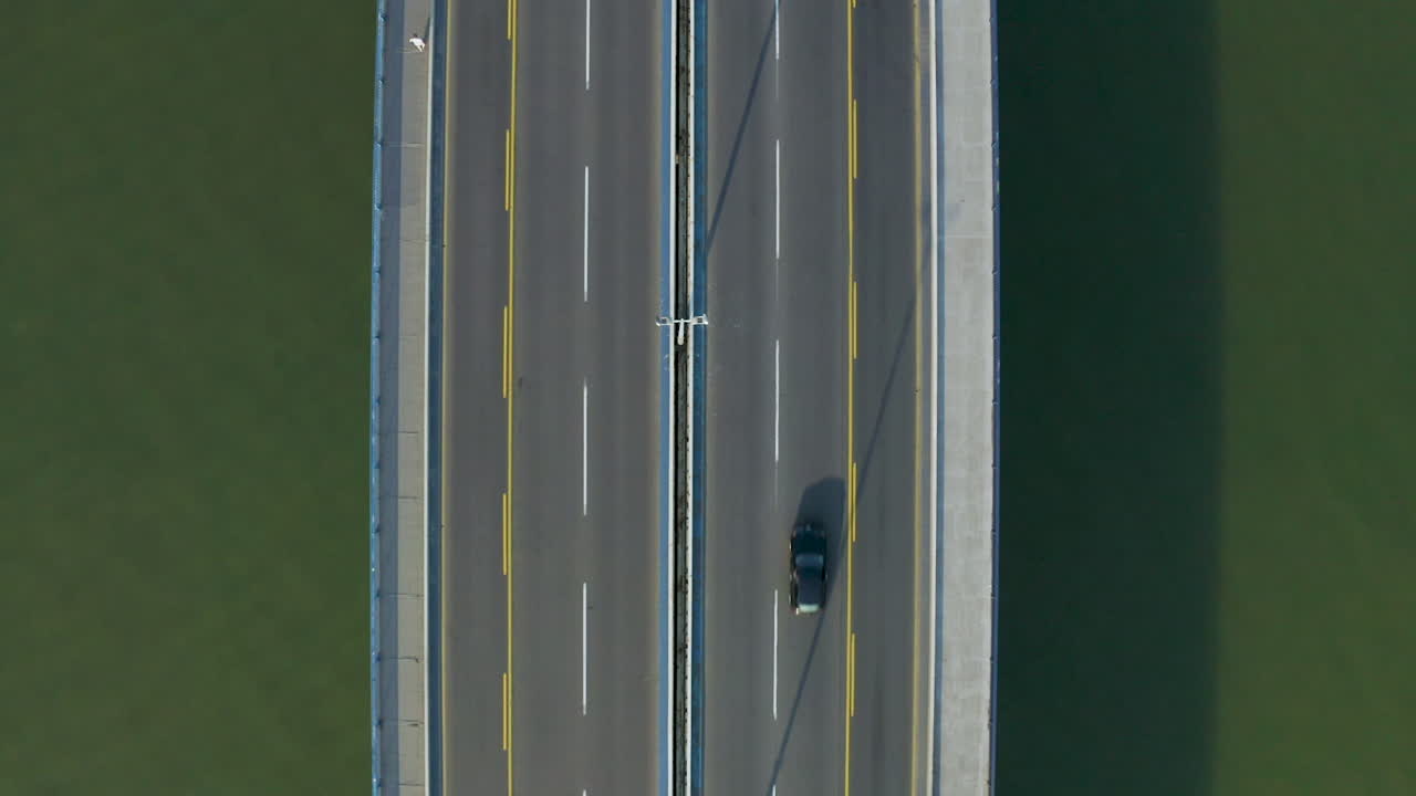 세르비아 다뉴브 강 위의 다리 조감도