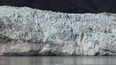 Primer-Plano-Del-Glaciar-Margerie-En-El-Parque-Nacional-Y-Reserva-De-La-Bahía-De-Los-Glaciares,-Alaska