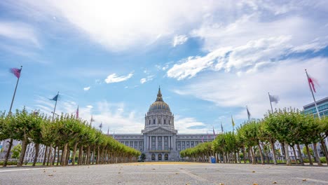 lapso de tiempo: centro cívico de san francisco y banderas