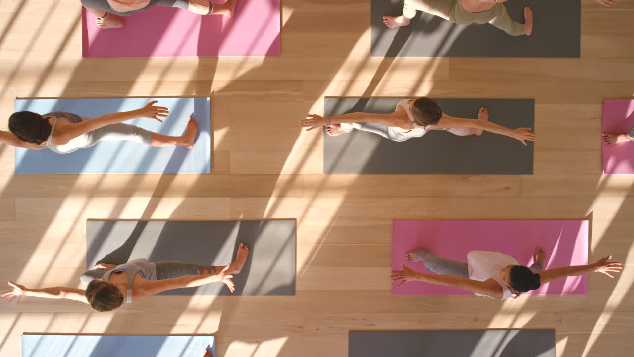 요가 수업, 여성 그룹 운동