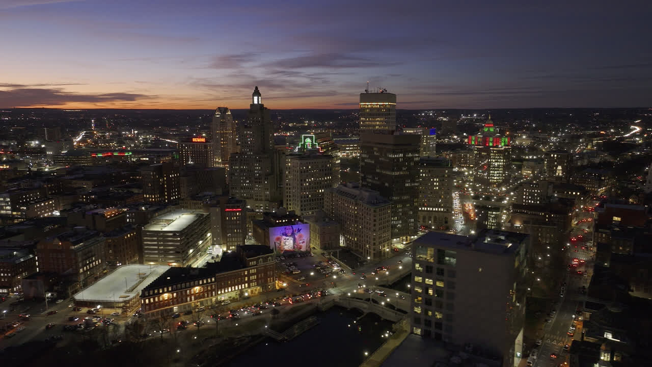 Vista aerea del centro di Providence al tramonto