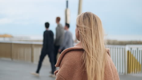 young woman walking in the city.