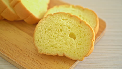 potatoes-bread-sliced-on-wood-board