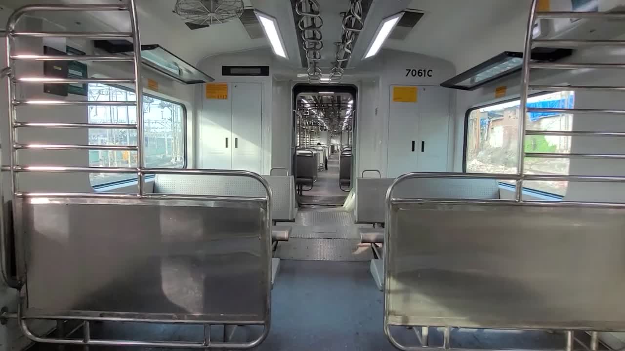 뭄바이 ac 철도 현지 내부 영상, 마하라슈트라