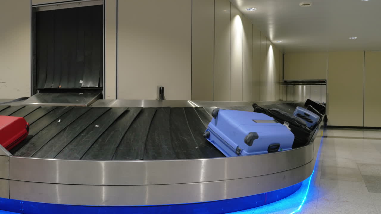 공항의 수하물 수령 구역