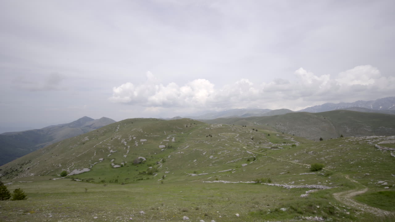 panorámica sobre appennini, las montañas más asombrosas de italia
