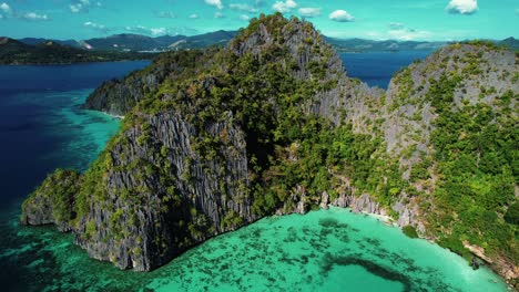 vista aérea de drones de 4k de acantilados kársticos irregulares en palawan, filipinas