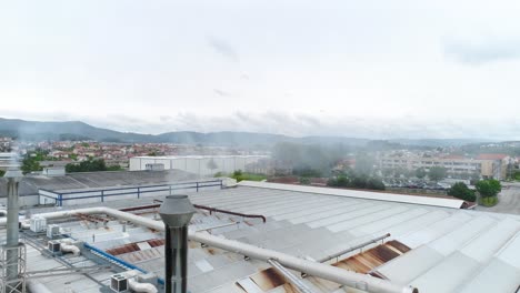 Vista-Aérea-De-Chimeneas-De-Hornos-Industriales.