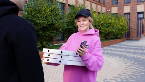 woman delivering fast food