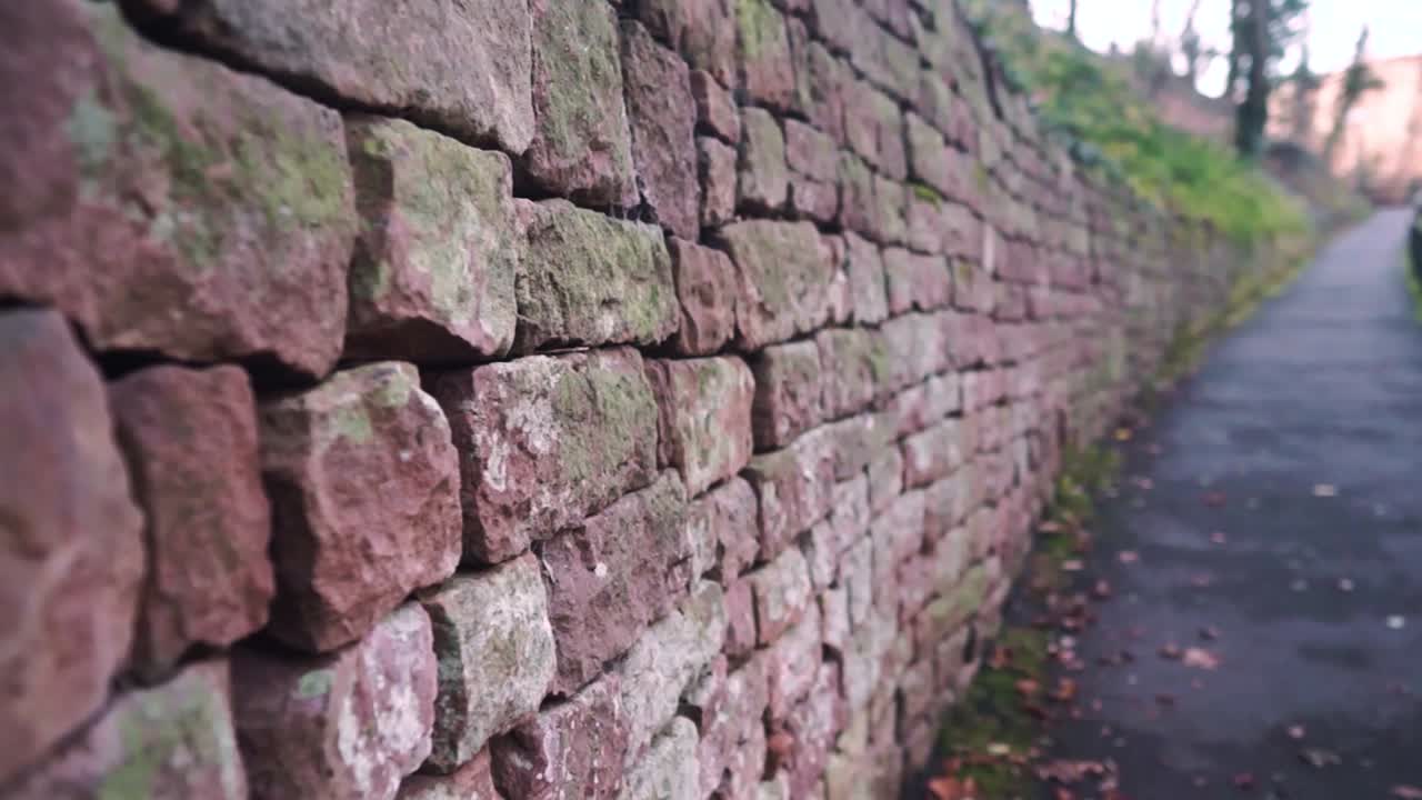 muro de piedra en el castillo de heidelberg en heidelberg, alemania
