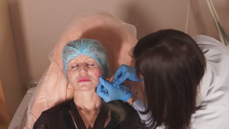 cosmetic facial injection procedure