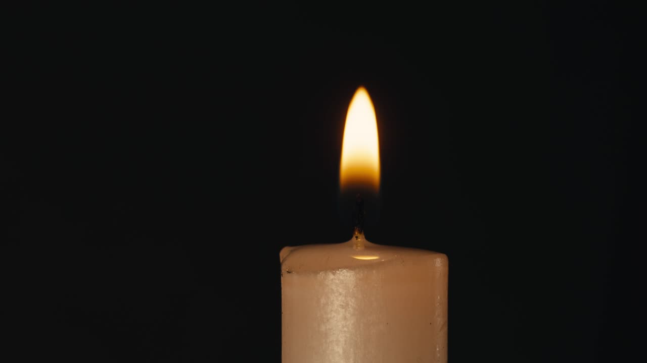 Candela accesa