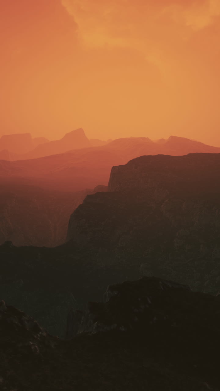 puesta de sol sobre una cordillera