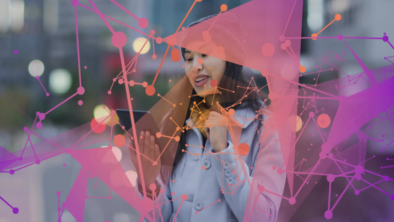 animación de conexiones sobre mujer biracial usando tableta