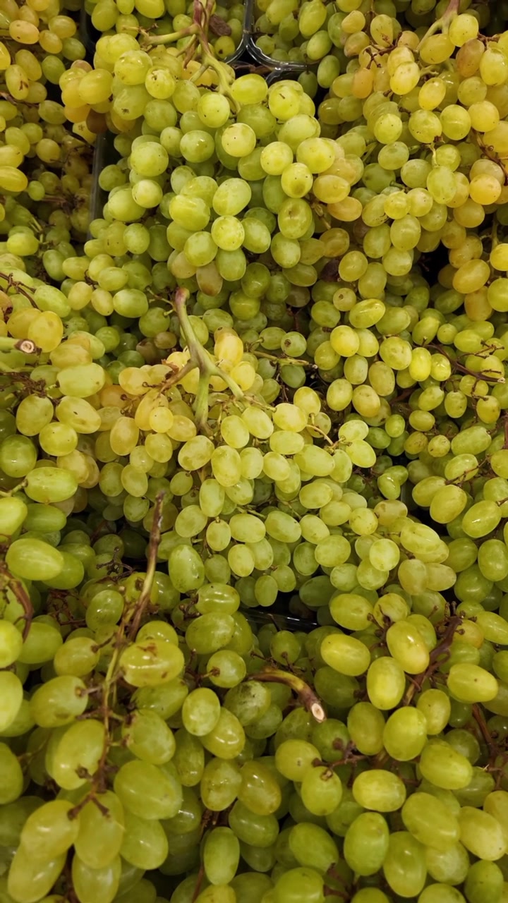 Primo piano di uva verde fresca