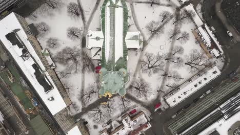 Wide-birds-eye-view-overlooking-famous-tourist-attraction,-Church-of-St-Clare-in-central-Stockholm,Sweden