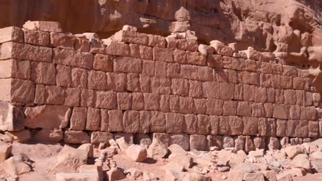 Lawrence-of-Arabia-ruins-of-house-in-popular-tourism-destination-of-Wadi-Rum-desert-in-Jordan,-Middle-East