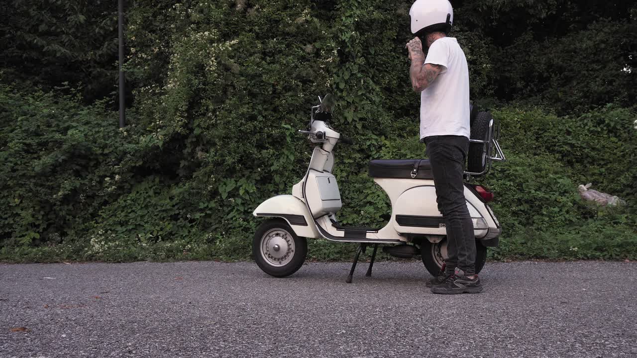 vespa piaggio 50 special 152 px 80s 70s retro scooter engine power